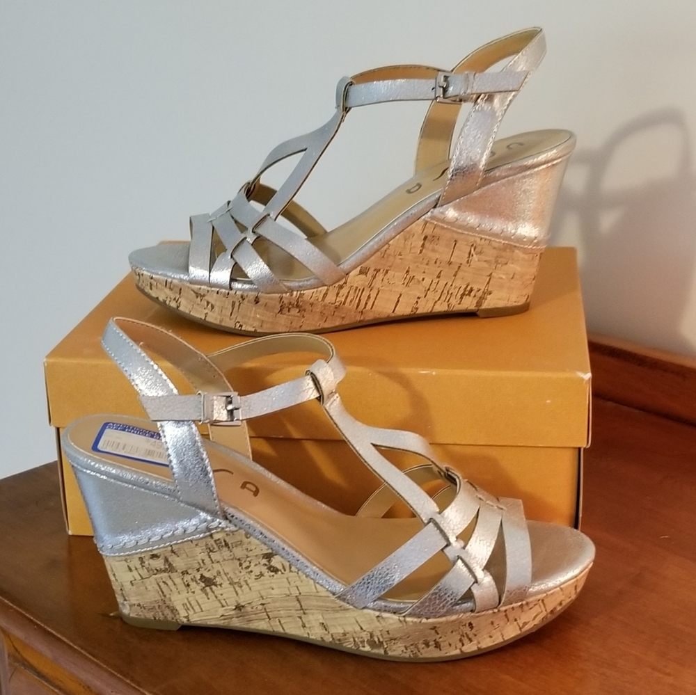NWT Unisa Silver strappy wedge sandals